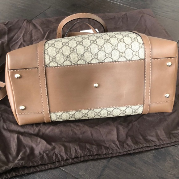 Brand New Gucci Monogram Tote with Beige Leather - Picture 5 of 16